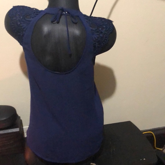 Express Blouse - Picture 2 of 5